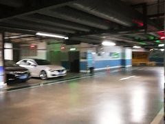 -泊富国际金融中心-地下停车场