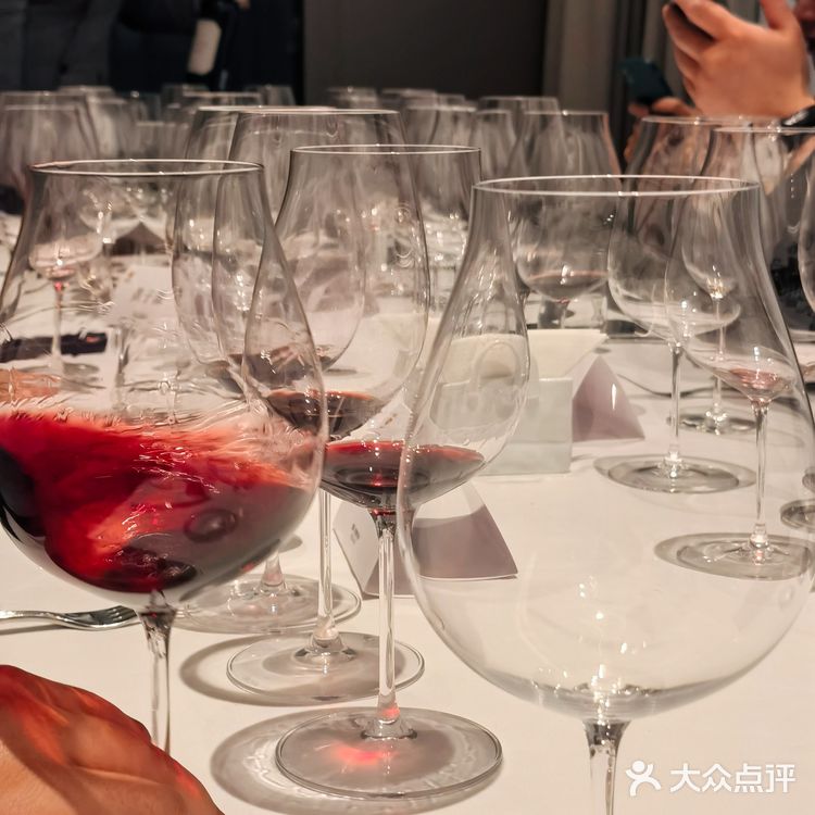 我还是愿意称偲厨为成都法餐综合第一！因为这两个人[得意]