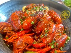 -肥肥虾庄·金牌油焖大虾(汉街SKP店)