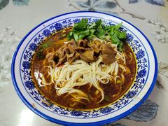 -渝之汇牛肉豌杂面