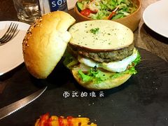 -HIGH FIVE哈福手工汉堡(桂林路店)