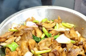 Spicy Pork and Intestine Stir-fry