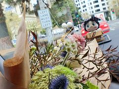 -FLOVIE FLORIST CAFE