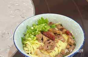 Beef and Meat Noodle with Dry Sauce