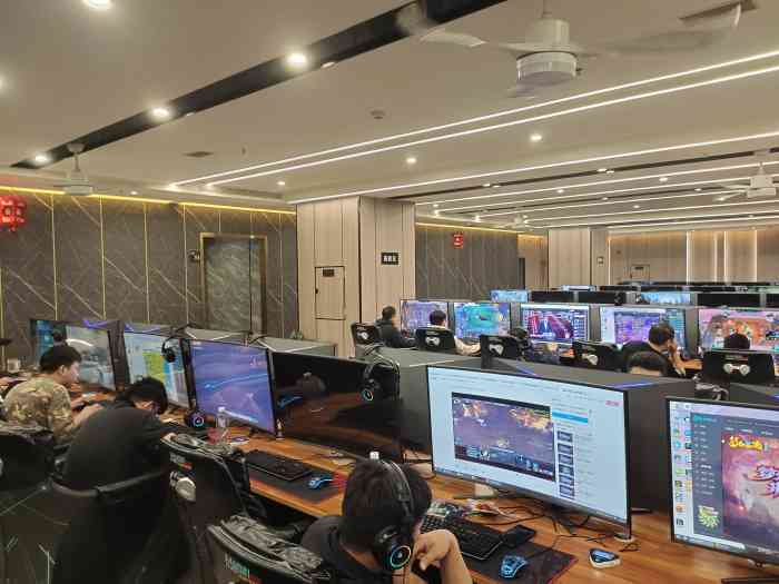 双鱼网咖漫节奏店,真不错!