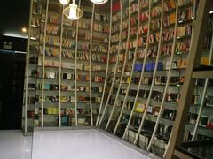 -钟书阁(松江泰晤士小镇店)