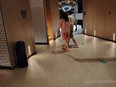 -涨巢·潮玩水疗局