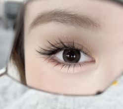 -爱美睫美甲会馆