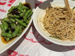 -肥肥虾庄·金牌油焖大虾(汉街SKP店)