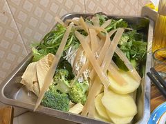 -金鼎雪山牦牛杂火锅(理县总店)