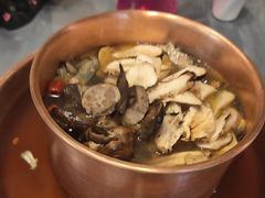 云南特色鲜菌-慢丽江·云南野生菌土鸡锅(付家庄店)