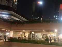 -瑞虹新天地月亮湾