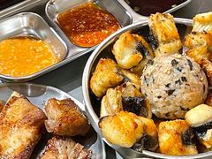 -围炉肉舍•炭烤活鳗•丹东海鲜烤肉(步行街店)