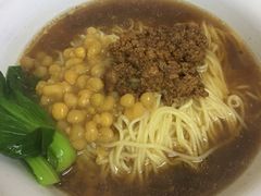 -东三里屯豌杂面