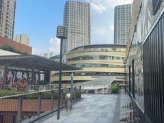 -瑞虹新天地月亮湾