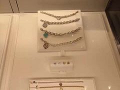 -Tiffany & Co.蒂芙尼
(杭州大厦店)