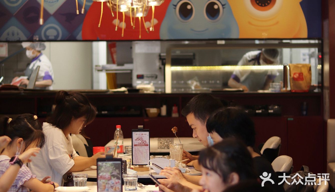 必胜客全新手拍比萨真的太顶了‼️每一块比萨都是现点现拍✔️