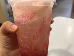 草莓麦炫酷-麦当劳(温州人民路店)