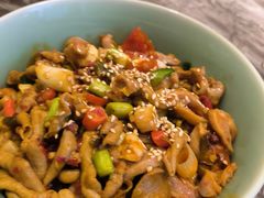 泡椒小炒鸡杂-麻六记(新天地店)