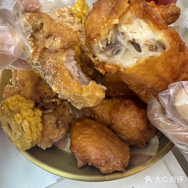 一家开在德思勤“胖东来”旁边的韩式炸鸡店