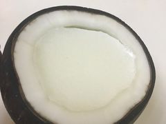 -志龙皇冠吃货椰子铺