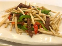 花生苗炒牛柳-朱仔记食府(江南大道店)