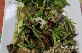 Stir-fried Eel with Celery