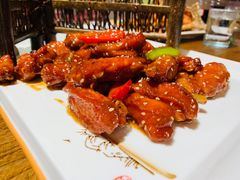 秘制翅中-东来菜馆•手抓海鲜家常菜•海鲜锅贴(鸽子窝店)