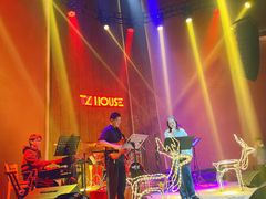 -TZ House音乐现场(来福士中心店)
