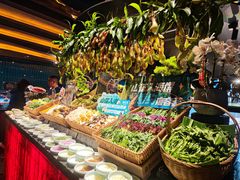 -雍容荟帝王蟹活龙虾展台自助(IFS黑金店)