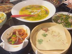 -川流不息·地道川菜·小龙虾(新松江路店)