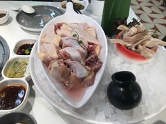 -洪氏嗨捞·广东猪肚鸡·椰子鸡火锅(西咸万象城店)