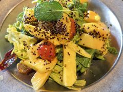 果蔬大拌菜-曼听小寨海鲜烧烤·大连辣炒大王(盖州街店)