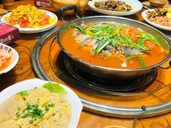 -亮欢寨酸汤鱼(沙冲路店)