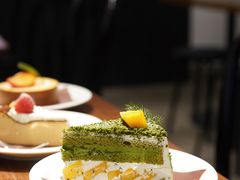 芒果抹茶奶油奶酥蛋糕-black rainbow coffee