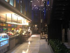 自助取餐区-唐拉雅秀酒店-西锦汇空中BBQ·思创餐厅