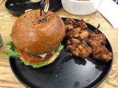 芝心手打牛肉堡-龙治汉堡(中华城店)