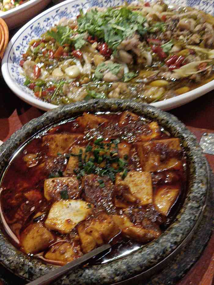 杨记隆府瞬时间就开了好多几个店的感觉,之前只在解放碑,现在星光天地