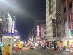 -六合夜市