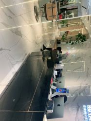 -罗亚帝造型·烫发染发