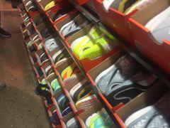 -NIKE上海青浦换季优惠店