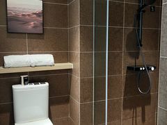 -西安大雁塔科技大学地铁站亚朵酒店