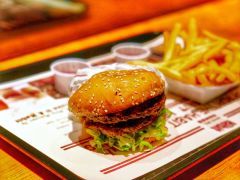 -The Habit Burger Grill 哈比特汉堡(复兴soho店)