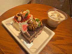 -小苍兰风铃草·礼物蛋糕(沈阳店)