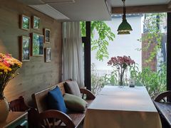 靠窗位-春暖花开(西溪店)
