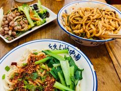 油泼面-老白家面馆(测绘东路总店)