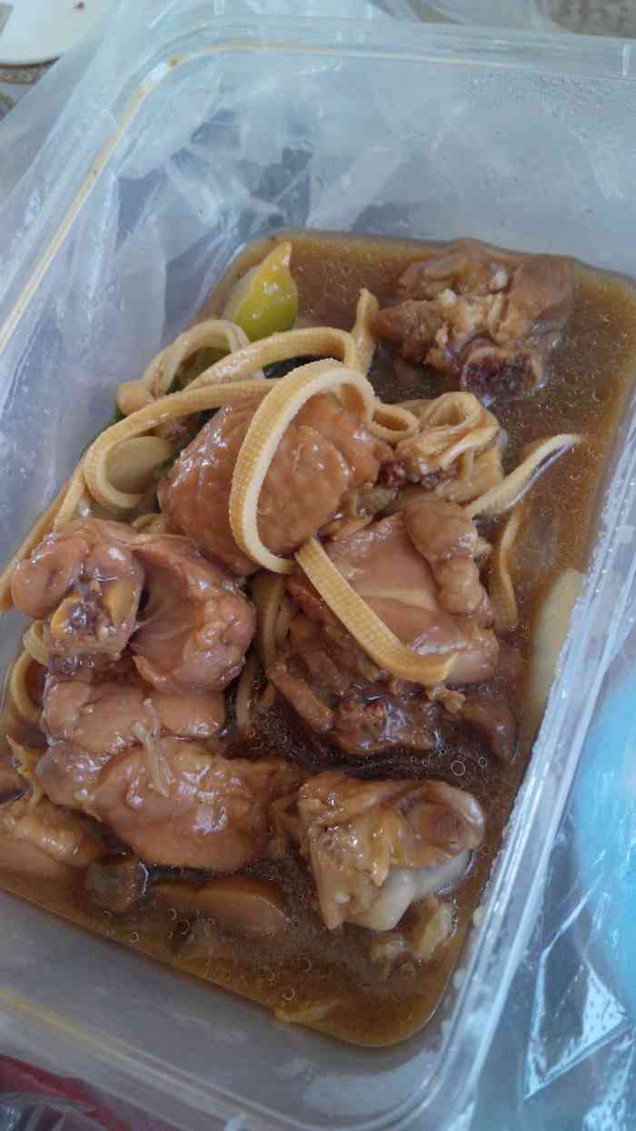 润仟祥黄焖鸡米饭-"俩人都够吃,肉味道好还量大,总之是很值.