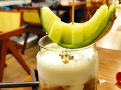 -Mark&Mars Restaurant