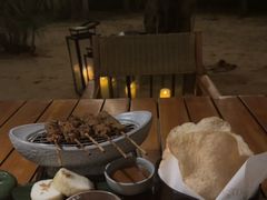 -三亚艾迪逊酒店·海滩烧烤 BARBACOA·现场乐队·浪漫晚餐·烧烤海鲜