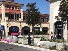 -塞拉瓦莱名品奥特莱斯